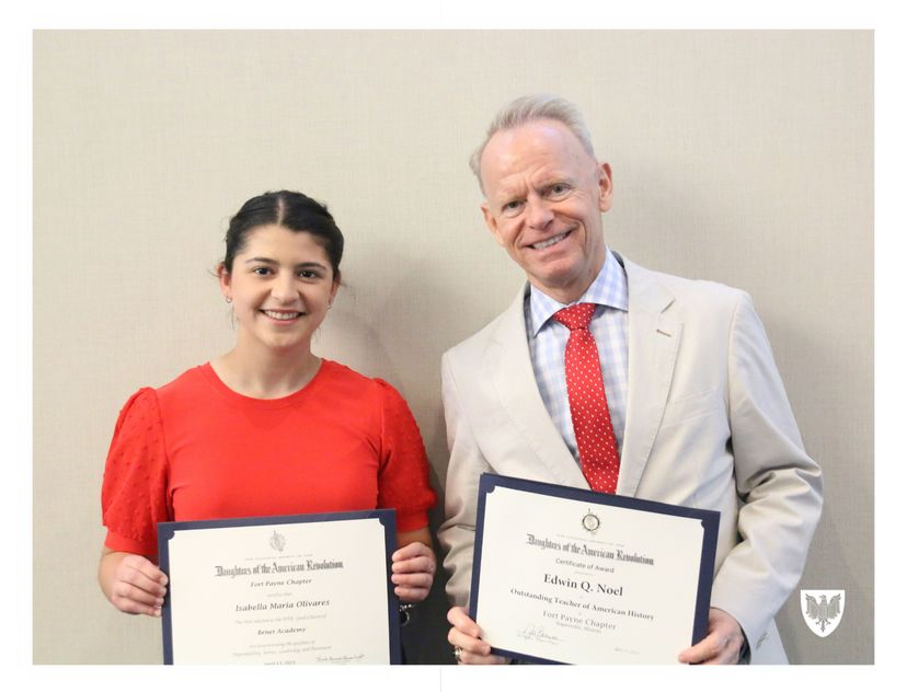 Benet Academy Teacher Wins Prestigious Daughters of the American Revolution Award